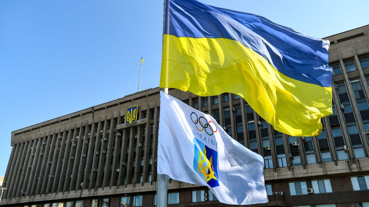 flagi Ukrainy i Narodowego Komitetu Olimpijskiego