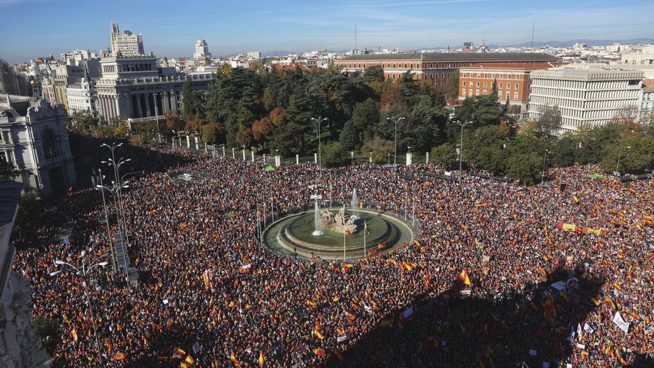 Tysiące ludzi na demonstracji przeciwko amnestii w Madrycie