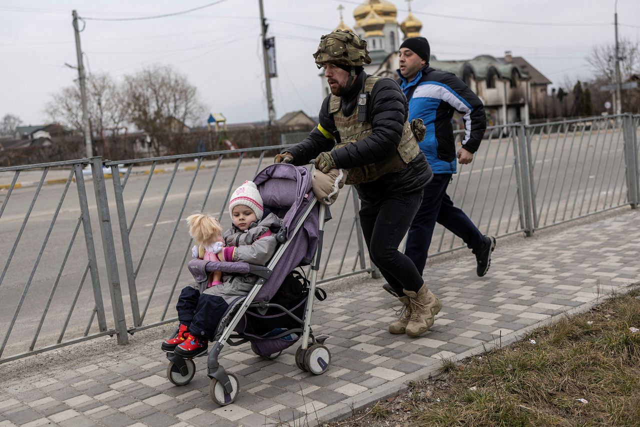 Wojna w Ukrainie: Tak wyglądała ewakuacja Irpienia. Ludzie zostawili wszystko
