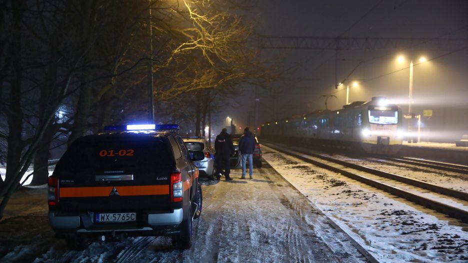 Mazowieckie. Służby na miejscu wypadku na stacji kolejowej w Zielonce