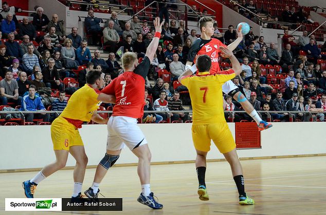 Nieobecność Macieja Majdzińskiego (z piłką) będzie sporym osłabieniem naszej kadry