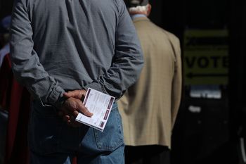 USA chcą wpłynąć na wybory w Kanadzie? Są zarzuty