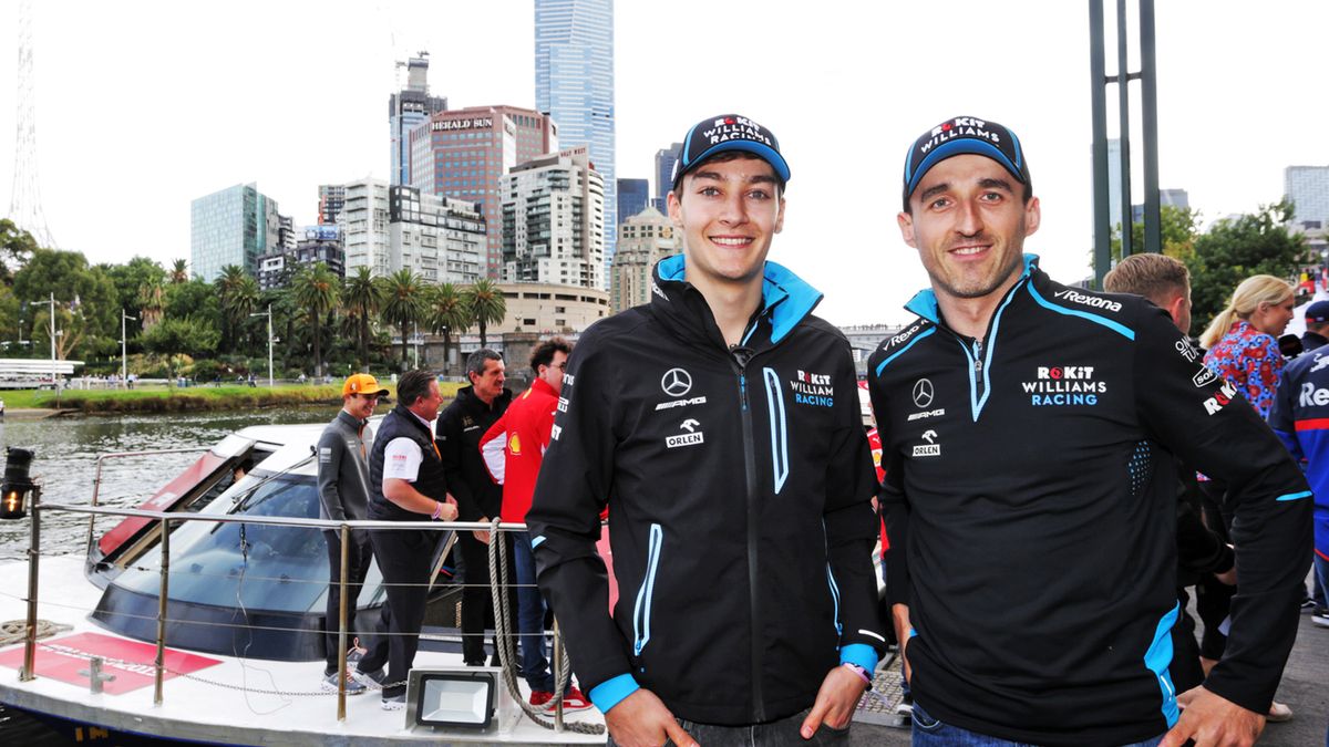 George Russell (po lewej) i Robert Kubica (po prawej)