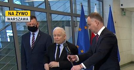 Tak Duda dba o Kaczyńskiego. Zrobił to na wizji. Trudno się nie zaśmiać