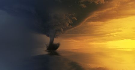 Trąby powietrzne i tornada w Polsce. Ekspert IMGW ostrzega. Będą kolejne. Kiedy?