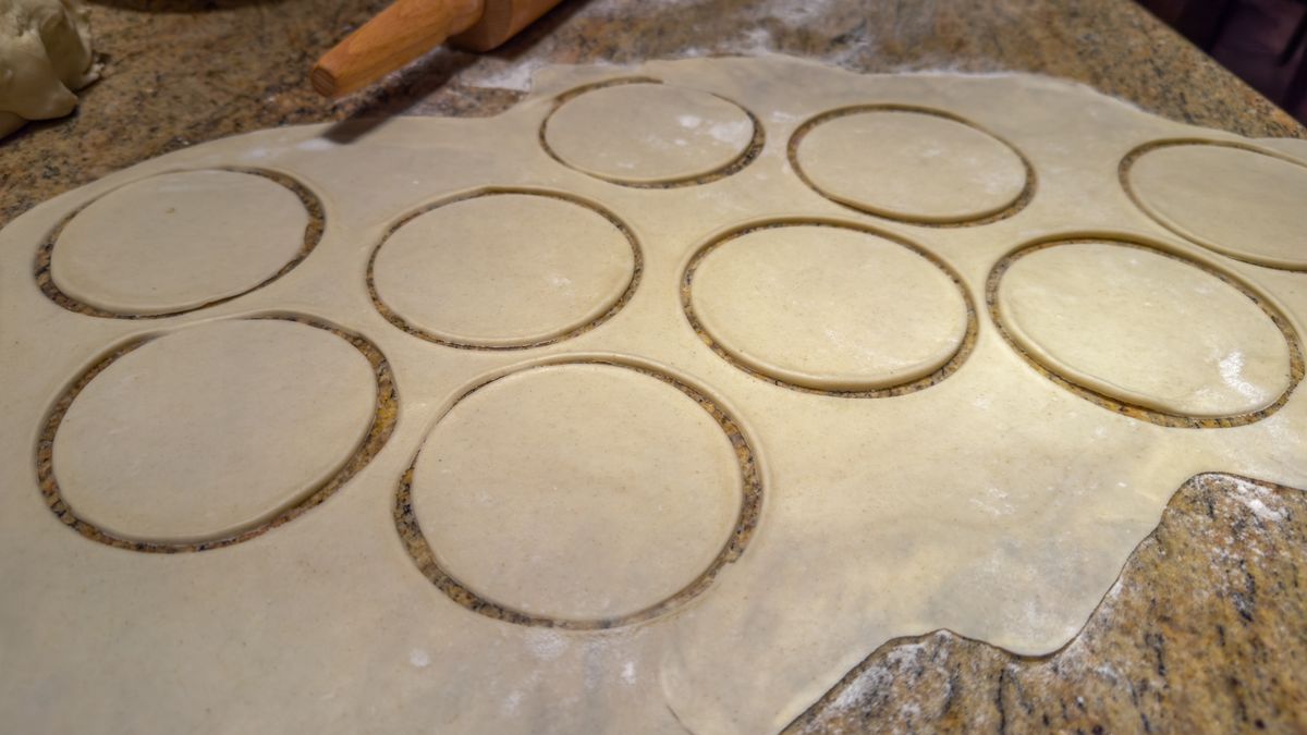 Ciasto na pierogi z dodatkiem maślanki