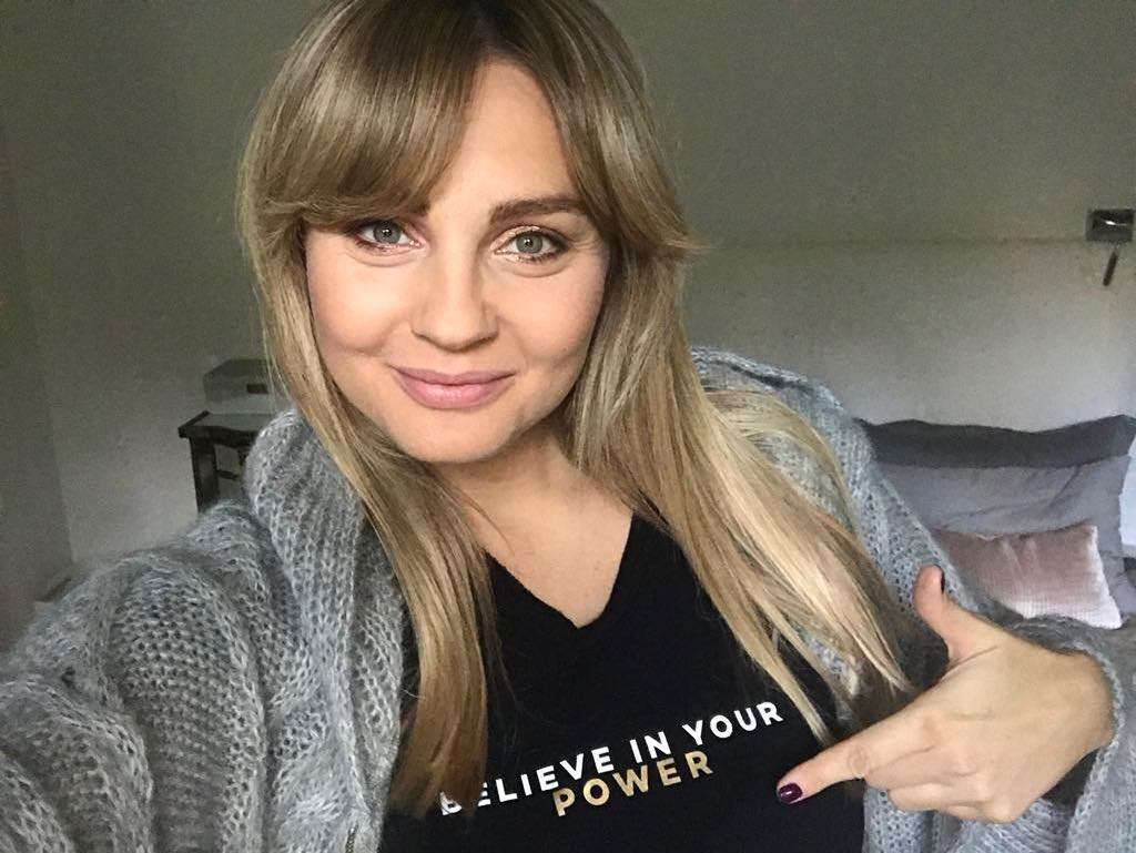 Małgorzata Socha w koszulce Łukasza Jemioła