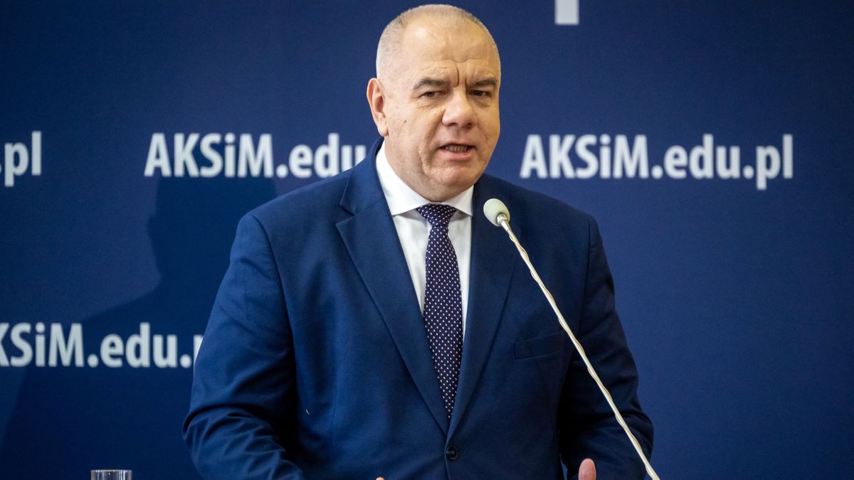 Toruń, 12.10.2022. Wicepremier, minister aktywów państwowych Jacek Sasin na konferencji "Bezpieczeństwo energetyczne Polski" w siedzibie Akademii Kultury Społecznej i Medialnej w Toruniu, 12 bm. (aldg) PAP/Tytus Żmijewski