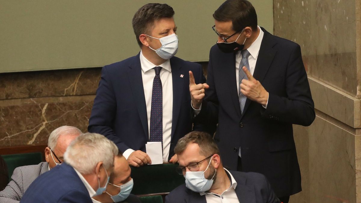 37. posiedzenie Sejmu IX kadencji17.09.2021 Warszawa, 37. posiedzenie Sejmu IX kadencji, fot. Tomasz Jastrzebowski/REPORTERN/z: Michal Dworczyk, Mateusz MorawieckiTomasz Jastrzebowski/REPORTER