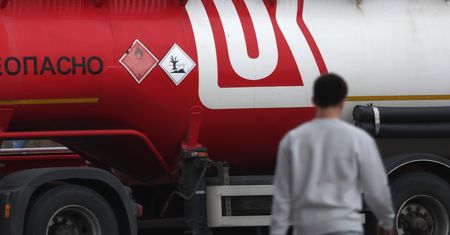 Łukoil planuje sprzedaż międzynarodowych aktywów. Akcje już tracą
