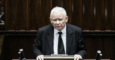 Kaczyński wezwany do prokuratury. Wraca sprawa "dwóch wież"