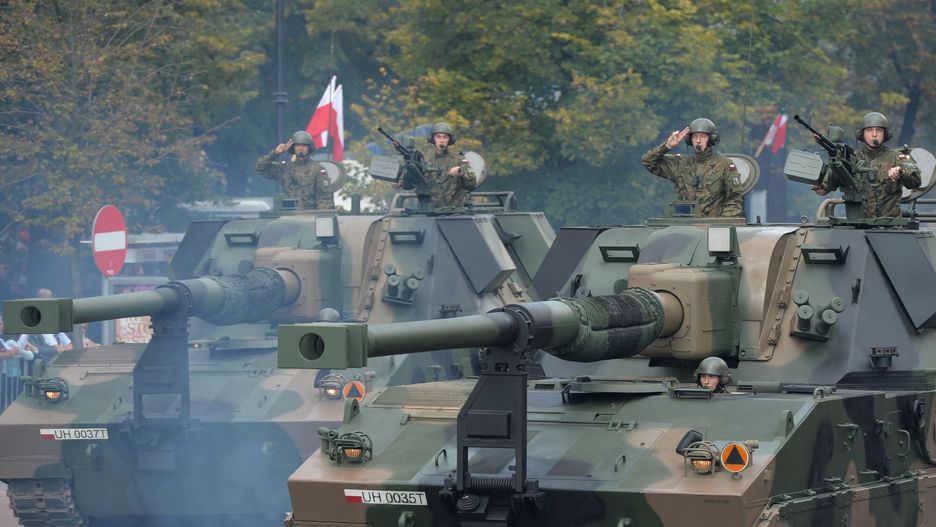 ?wi?to Wojska Polskiego15.08.2014 Warszawa. Uroczyste Obchody Swieta Wojska Polskiego  oraz 94 rocznicy Bitwy Warszawskiej . W tegorocznej defiladzie z okazji Swieta Wojska Polskiego udzial wzielo okolo 1200 zolnierzy , ponad 130 pojazdow kolowych i gasienicowych oraz blisko 50 smiglowcow i samolotow  N/z 155 mm sh Krab Fot Gerard/REPORTERGerard/Reporter