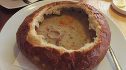 Tak samodzielnie przygotujesz zakwas na żurek. To prawdziwa skarbnica zdrowia