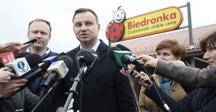 Kaczyński "zreformował" Biedronkę? Oto jak politycy flirtowali z siecią dyskontów