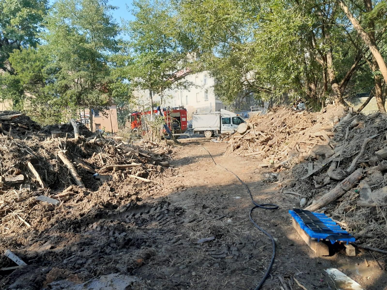 Na zalanych terenach najbardziej potrzebny jest ciężki sprzęt