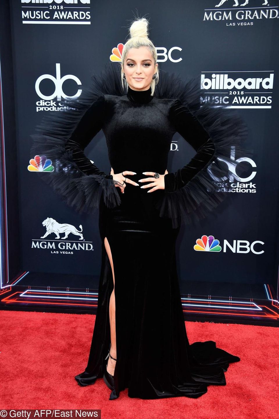 Bebe Rexha – Billboard Music Awards 2018, kreacja: Christian Siriano