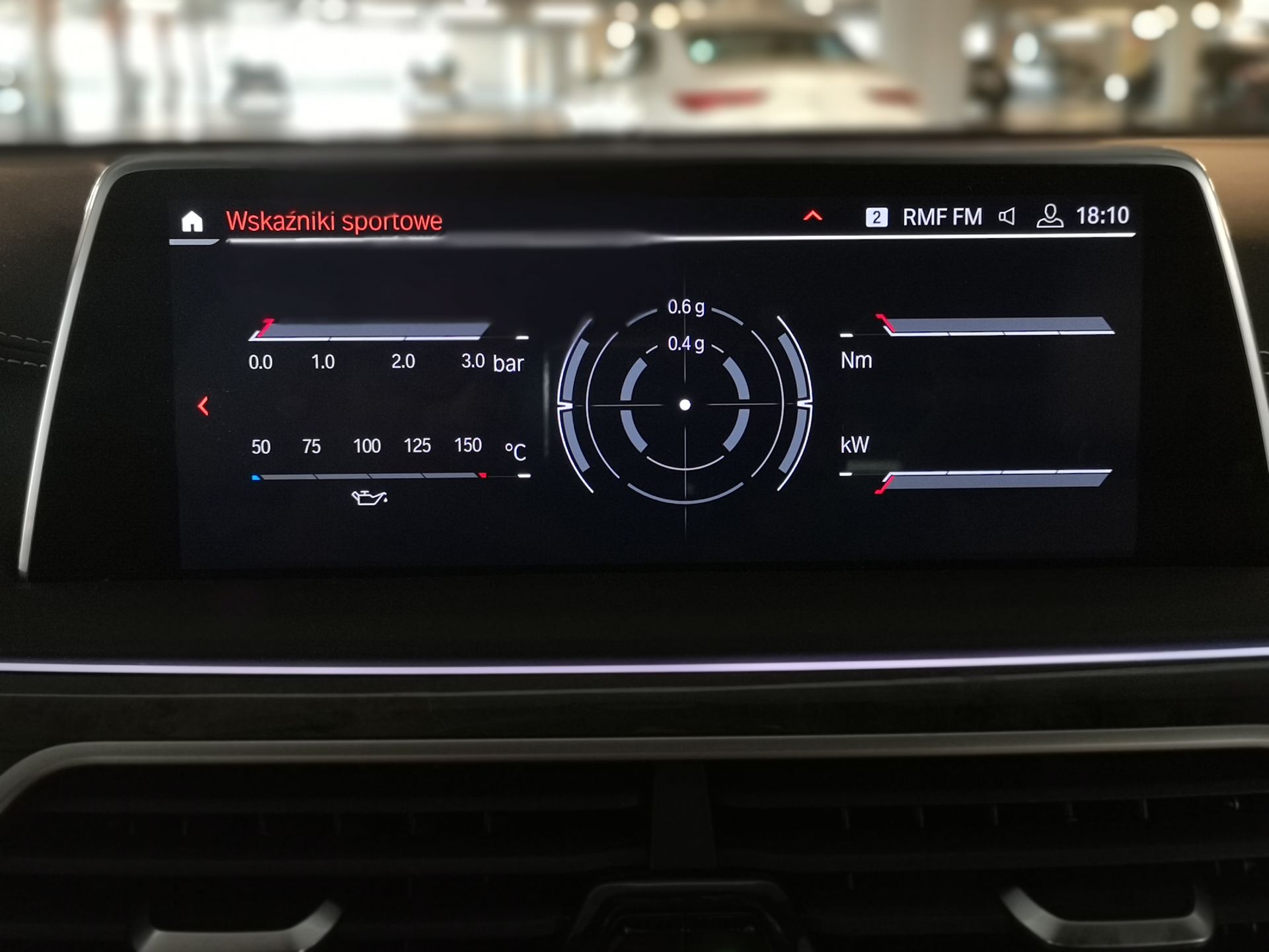 BMW 750i xDrive: Systemy wsparcia kierowcy, Night Vision, zdalne sterowanie i audio Bowers & Wilkins 14