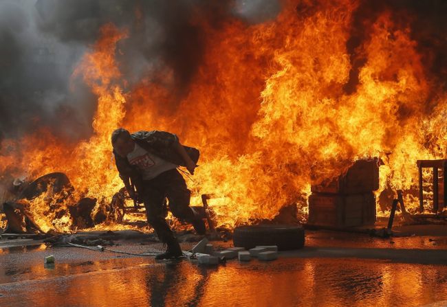 Konflikt na Ukrainie. Niespokojnie na Majdanie, pożar został ugaszony