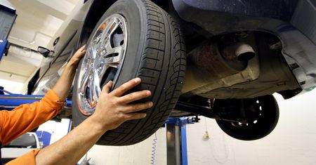 Samochód za 10 tys. zł, a mechanik nie ma co przy nim robić. Mamy listę takich modeli