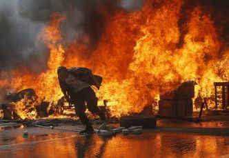 Konflikt na Ukrainie. Niespokojnie na Majdanie, pożar został ugaszony