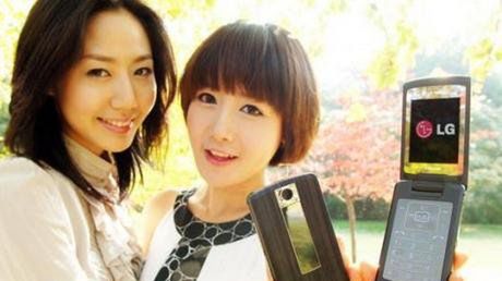 LG Shine w drewnianym fasonie 1