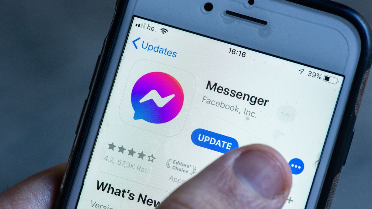 An user updating new version of Messenger in L'Aquila (Italy) on October 18, 2020. Facebook, Messenger app updates and its logo turns purple. (Photo by Lorenzo Di Cola/NurPhoto via Getty Images)