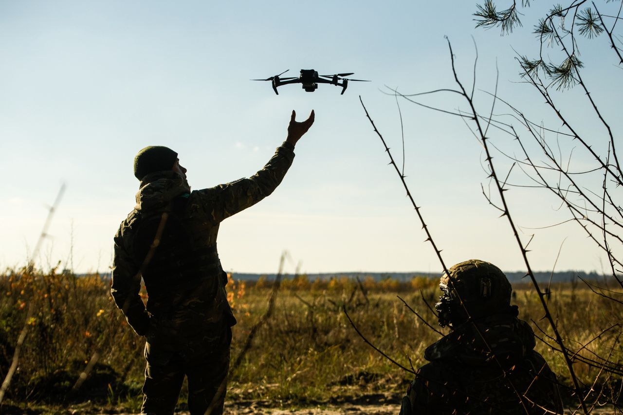 The Ukrainian soldier saved the border guard. He used a drone.