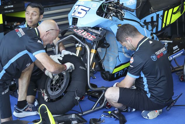 Mechanicy ekipy Trackhouse Racing w akcji (fot. Gold & Goose Photography)