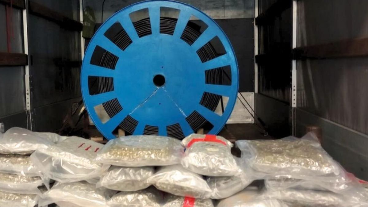 Kierowca przemycał narkotyki w szpuli z kablem