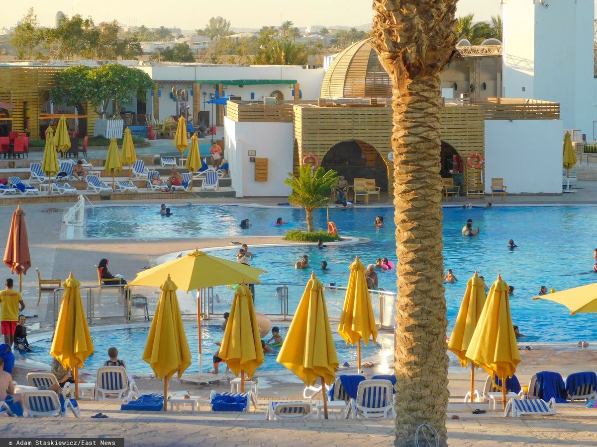 Dziennikarka opisuje swój pobyt w hotelu w egipskiej Hurghadzie. Ten kraj chętnie wybierają też Rosjanie, którzy są tam "traktowani niczym królowie"