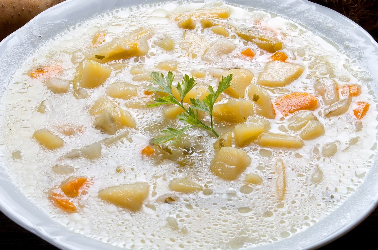 Tę zupę znamy z kuchni naszych mam i babć