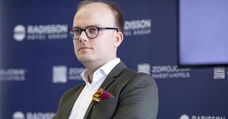 Hotelarz ostro po konferencji premiera. "Rząd ponownie się ośmiesza"