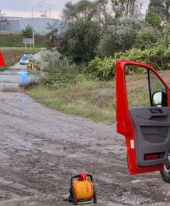 Wjechał do rzeki. Samochód zaczął tonąć