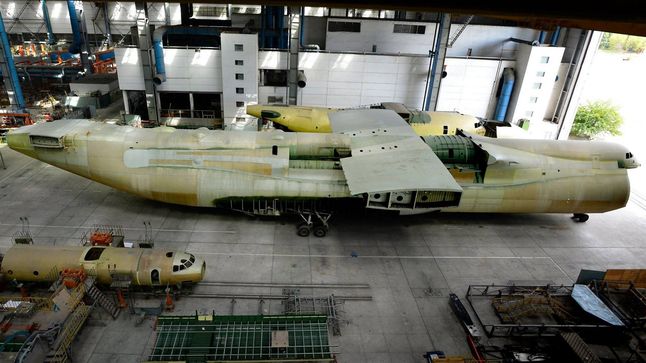 Nieukończony kadłub drugiego egzemplarza An-225