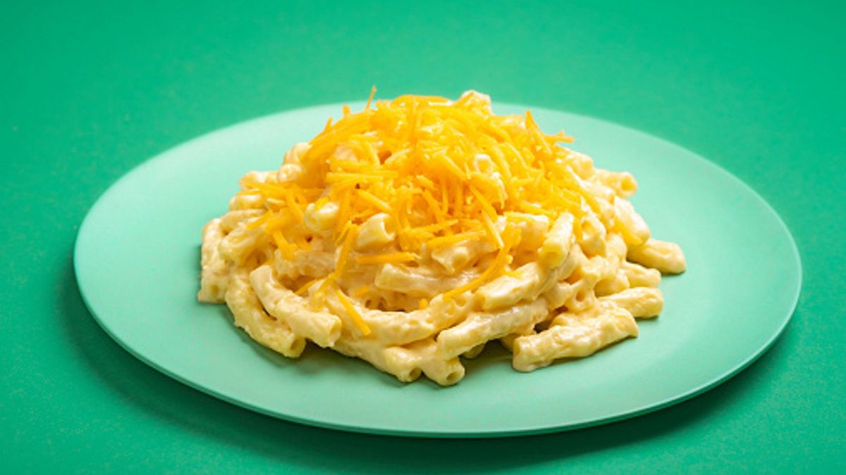 Przepis na makaron z serkiem topionym. Wprost rozpływa się w ustach