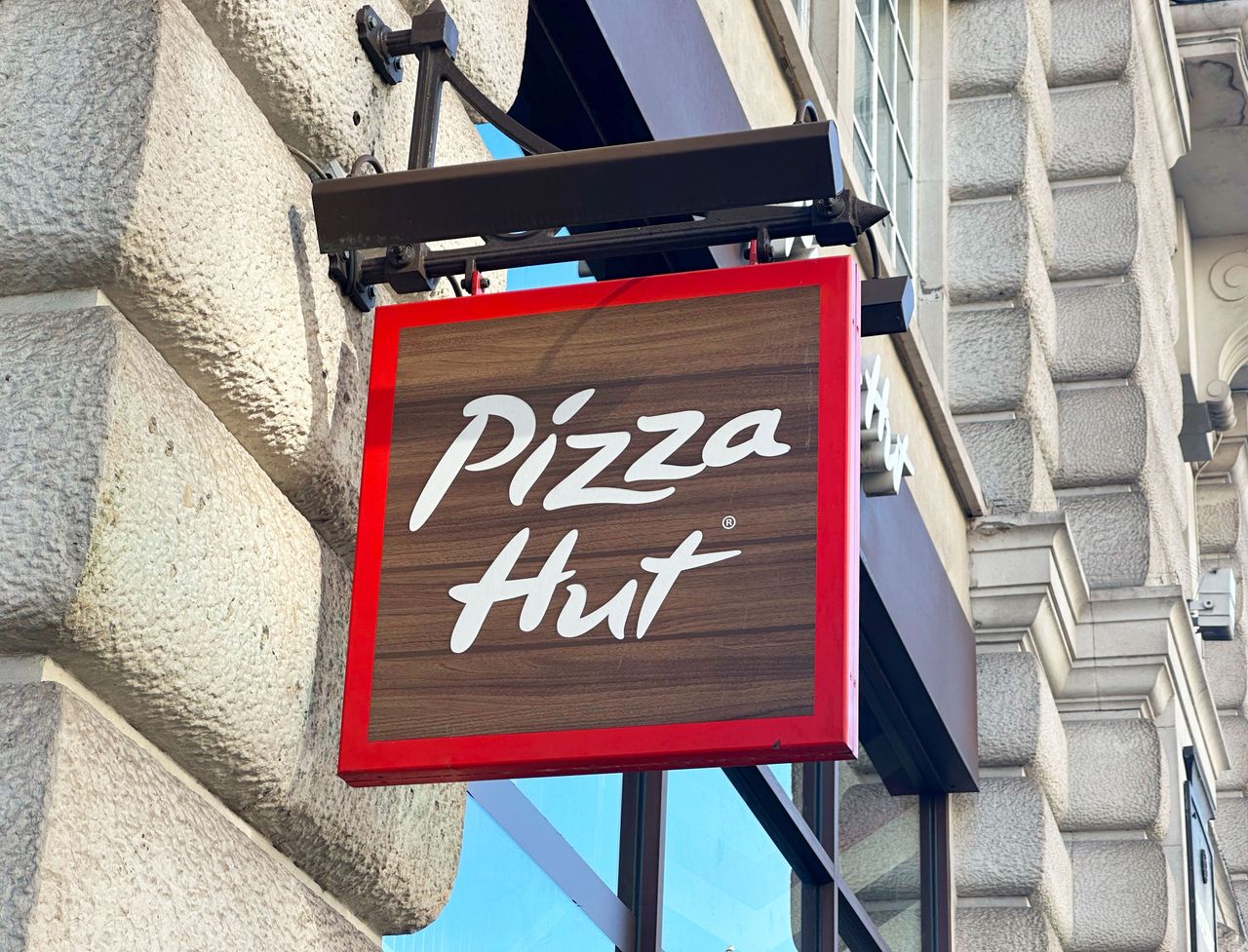 Tylko w środę w Pizza Hut. Druga pizza 1 zł. Jest mały haczyk