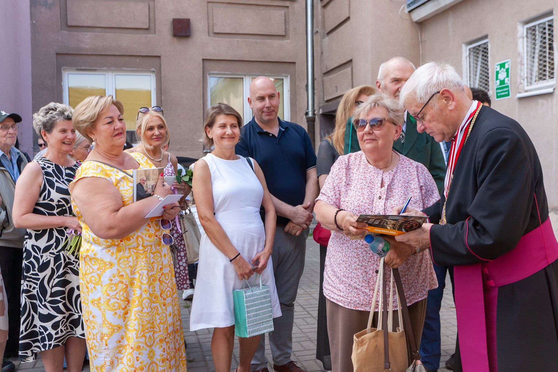 Piknik dla parafian z okazji jubileuszu 50-lecia posługi kapłańskiej ks. Ryszarda Pruczkowskiego odbył się w niedzielę, 22 czerwca, na boisku szkolnym przy ZS nr 30 Specjalnych. 