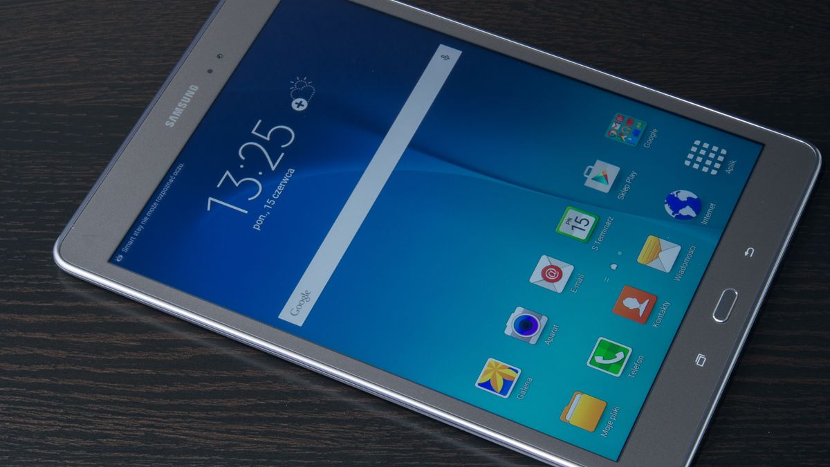 Samsung Tab A 9.7 LTE: lekki i mobilny, ale zdecydowanie za drogi tablet 1