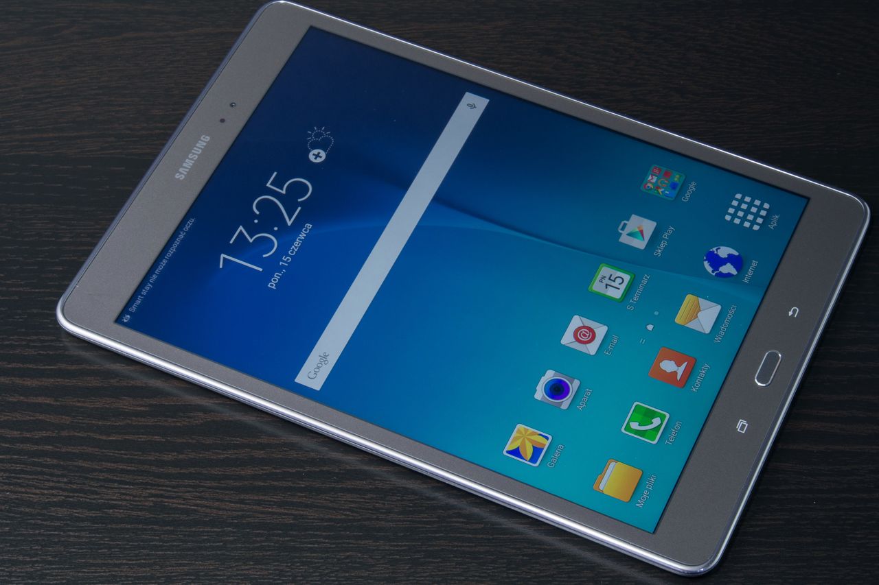 Samsung Tab A 9.7 LTE: lekki i mobilny, ale zdecydowanie za drogi tablet