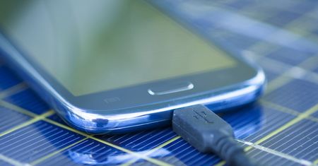 Smartfony będą działać dłużej? W końcu przełom w rozwoju akumulatorów Li-ion