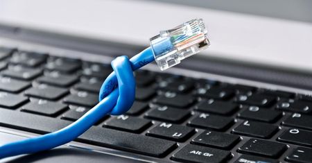 Na Wyspach Internet rośnie zbyt szybko. Sieć będzie droższa lub nie będzie jej wcale