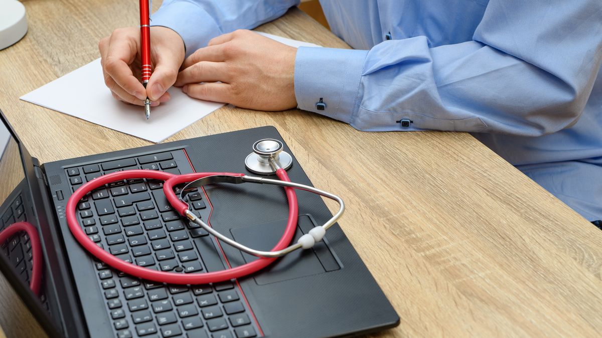 Polacy biorą coraz więcej L4 z powodu nadużywania alkoholu