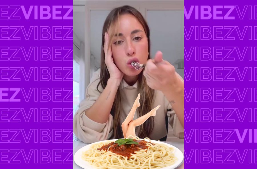 Influencerka je spaghetti na talerzu, z którego wystają damskie nogi