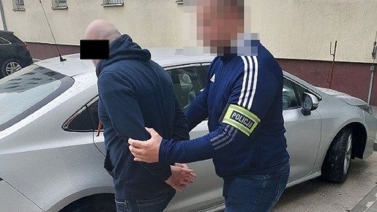 Policjanci zabezpieczyli narkotyki i papierosy bez polskich znaków akcyzowych | fot. Policja