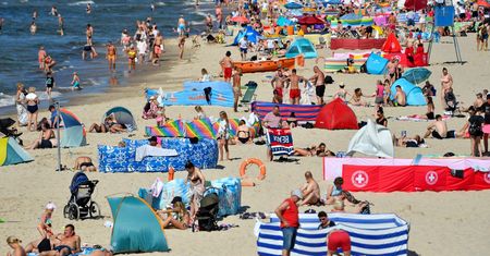 Polscy wczasowicze narzekają na rodziny z dziećmi. "Skakały jak małpy w zoo"