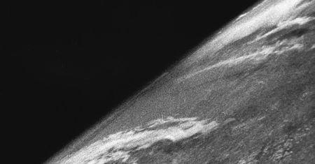 71 lat temu powstało pierwsze zdjęcie Ziemi, widzianej z kosmosu
