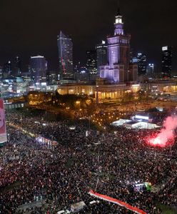 Największa manifestacja Strajku Kobiet. To już rok od "Marszu na Warszawę"