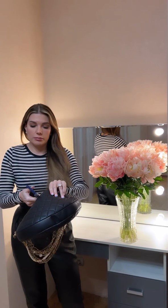 Rosyjskie influencerki niszczą torebki Chanel