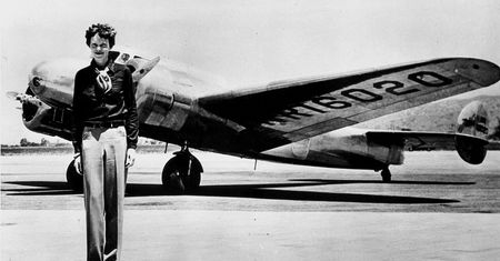 Ostatni lot Amelii Earhart. Co stało się nad Pacyfikiem?