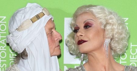 Catherine Zeta-Jones zaprzecza doniesieniom o rozwodzie z Michaelem Douglasem, NAMIĘTNIE GO CAŁUJĄC